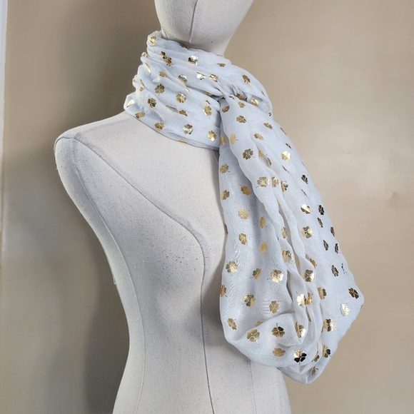White/Gold Shamrock Infinity Scarf - Picture 4 of 5